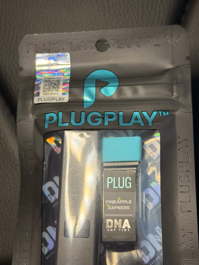 PLUGPLAY DNA Pineapple Express vape — angle 1